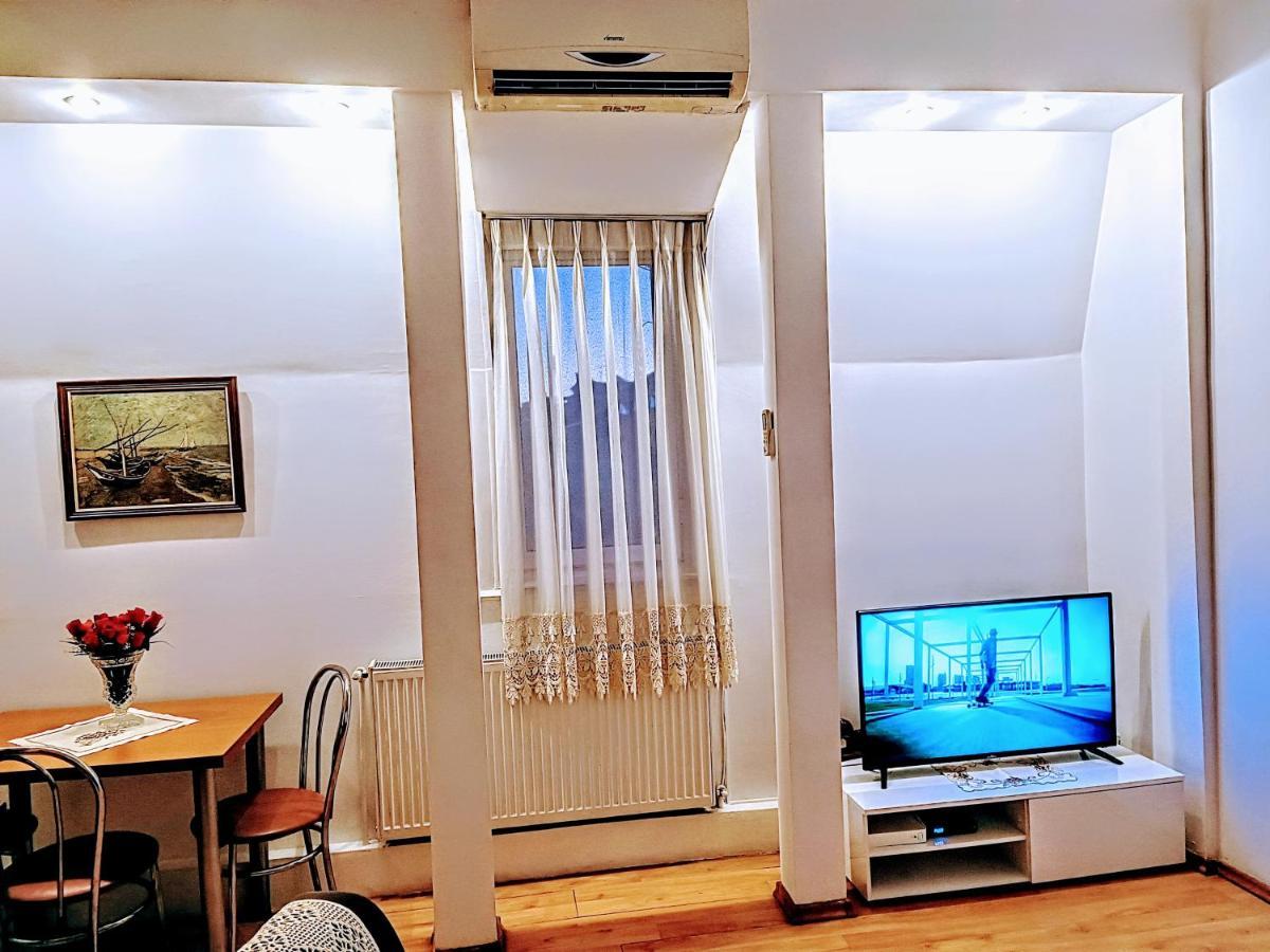 Atlas Accommodation Bucarest Esterno foto