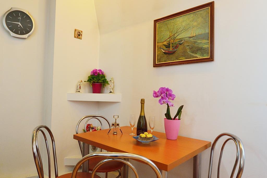 Atlas Accommodation Bucarest Esterno foto